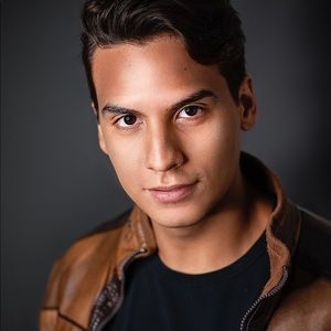 Meet your Posher, Carlos